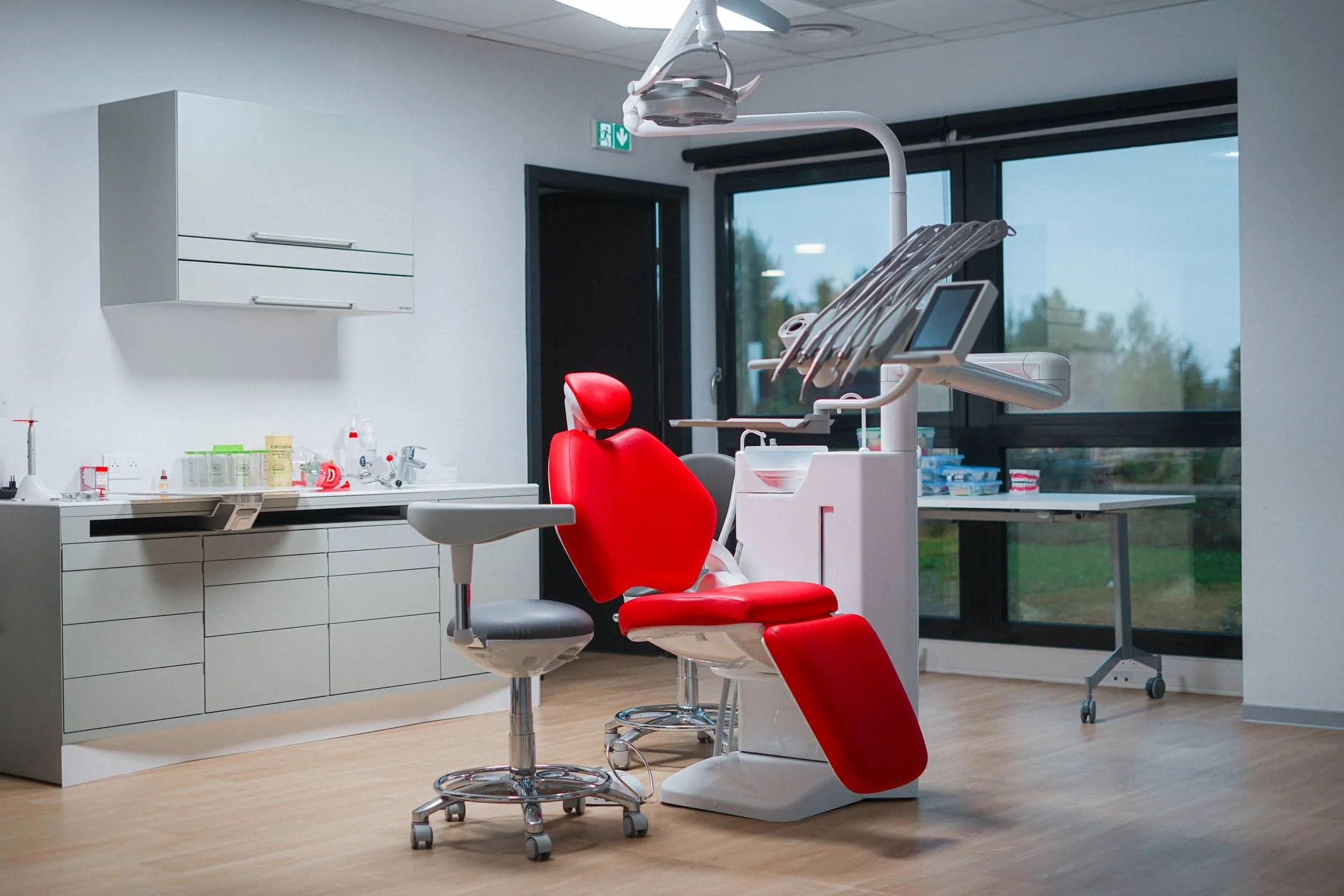 Photographie du fauteuil dentaire de notre salle de soins à l'école ELAN Dentaire de Mulhouse